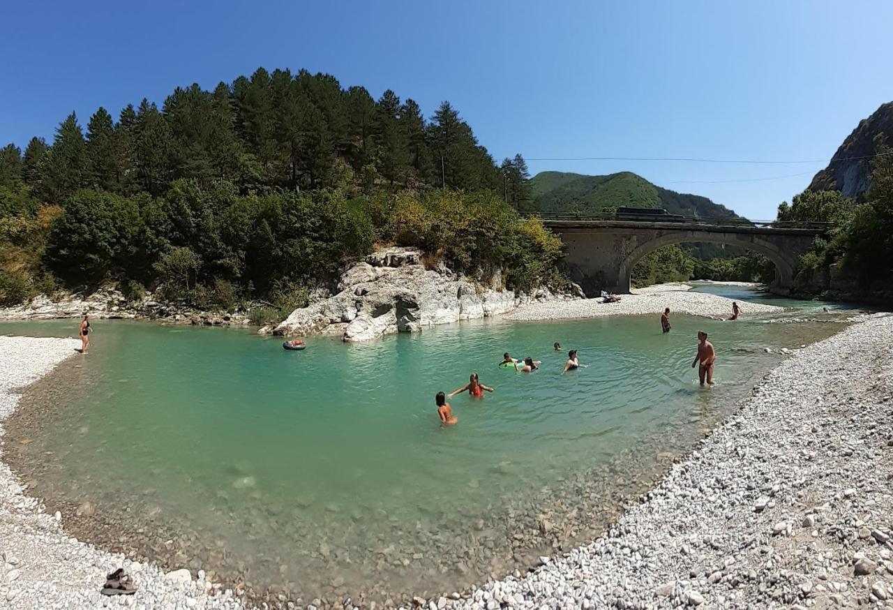 Rose Des Alpes Bed & Breakfast Serres  Bagian luar foto